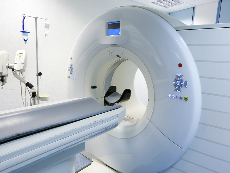 Highly conductive compounds minimize electrostatic charges for medical appartuses such as MRI.