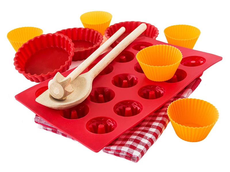 Baking utensils as a example for silicone compound application due to flexibility and heat resistance