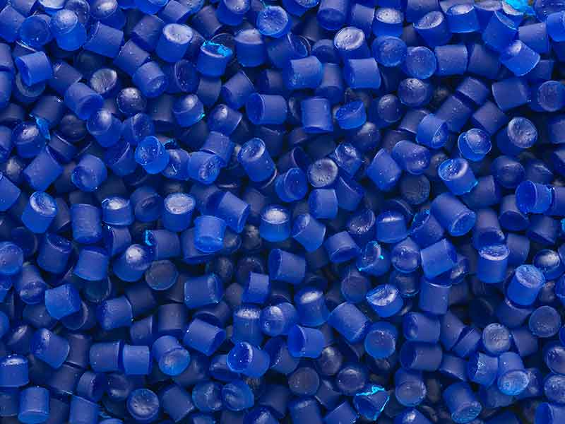 Темно-синий гранулят после компаундирования пластифицированного ПВХ (мягкого ПВХ)