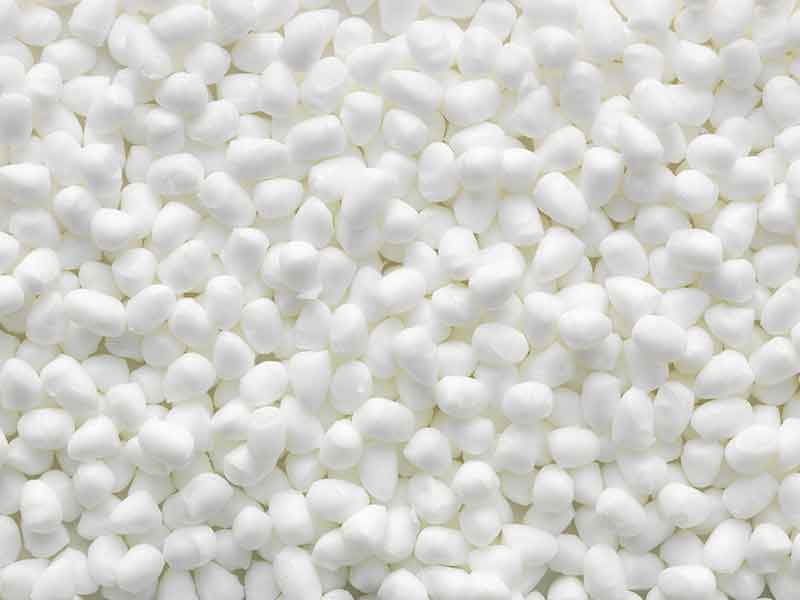Compounding technology for producing white granules from PET PBT